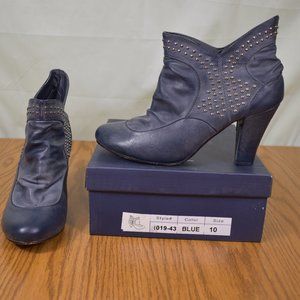 WOMEN NOVELA SIZE 10 ROCK MI BLUE STUDDED ANKLE BOOTIES